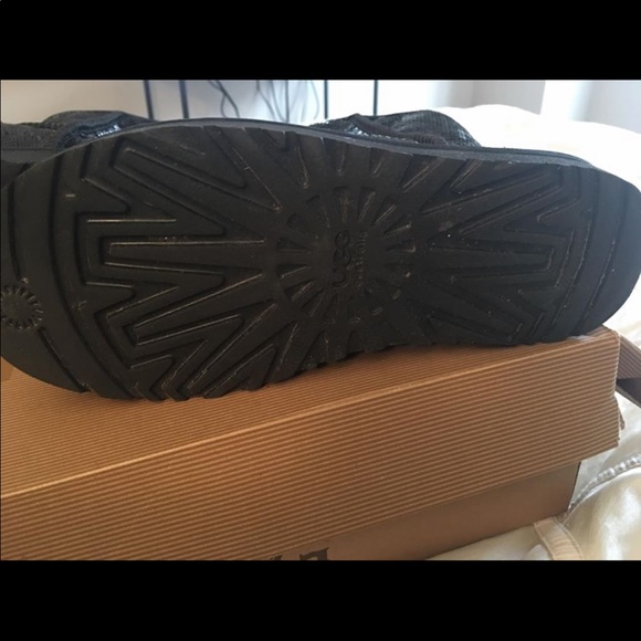 Uggs black sequence - Picture 4 of 7